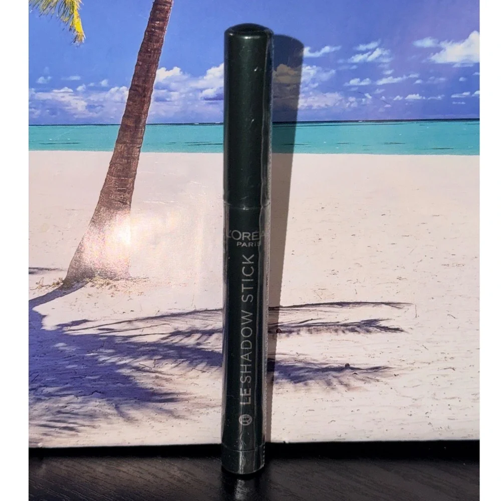 L'Oreal Paris Le Shadow Stick 270 Twilight Emerald Green Eyeshadow Metallic NEW